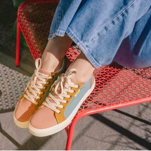 - Toas footwear  Plim soul Beach Multi Color Pastel Sneakers women's Size 7